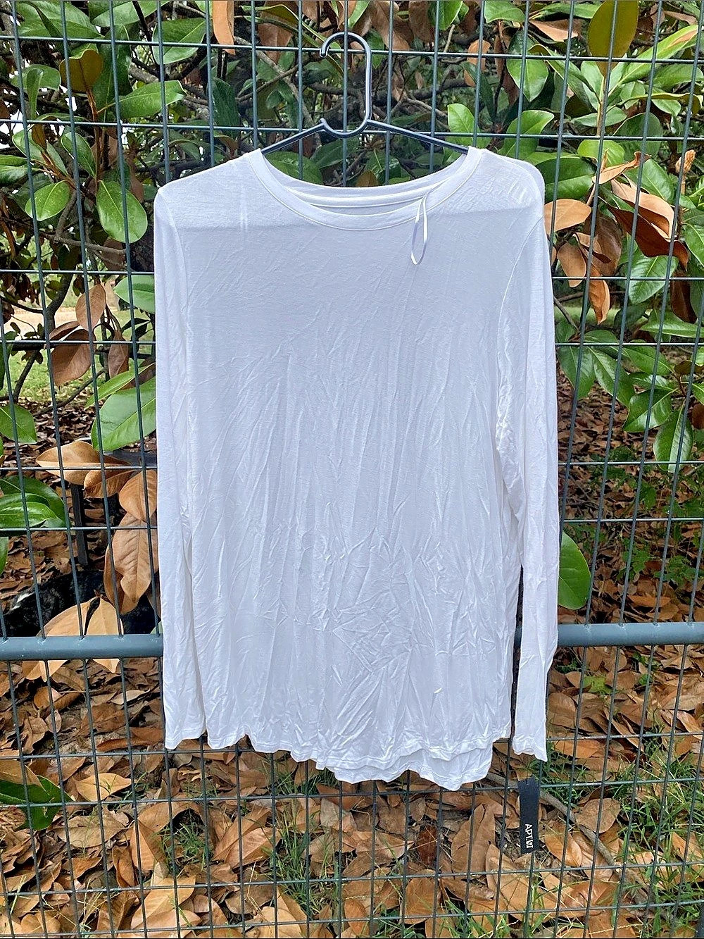 NWT Apt. 9 Modern Essentials Crewneck Long Sleeve Shirt - Size Large